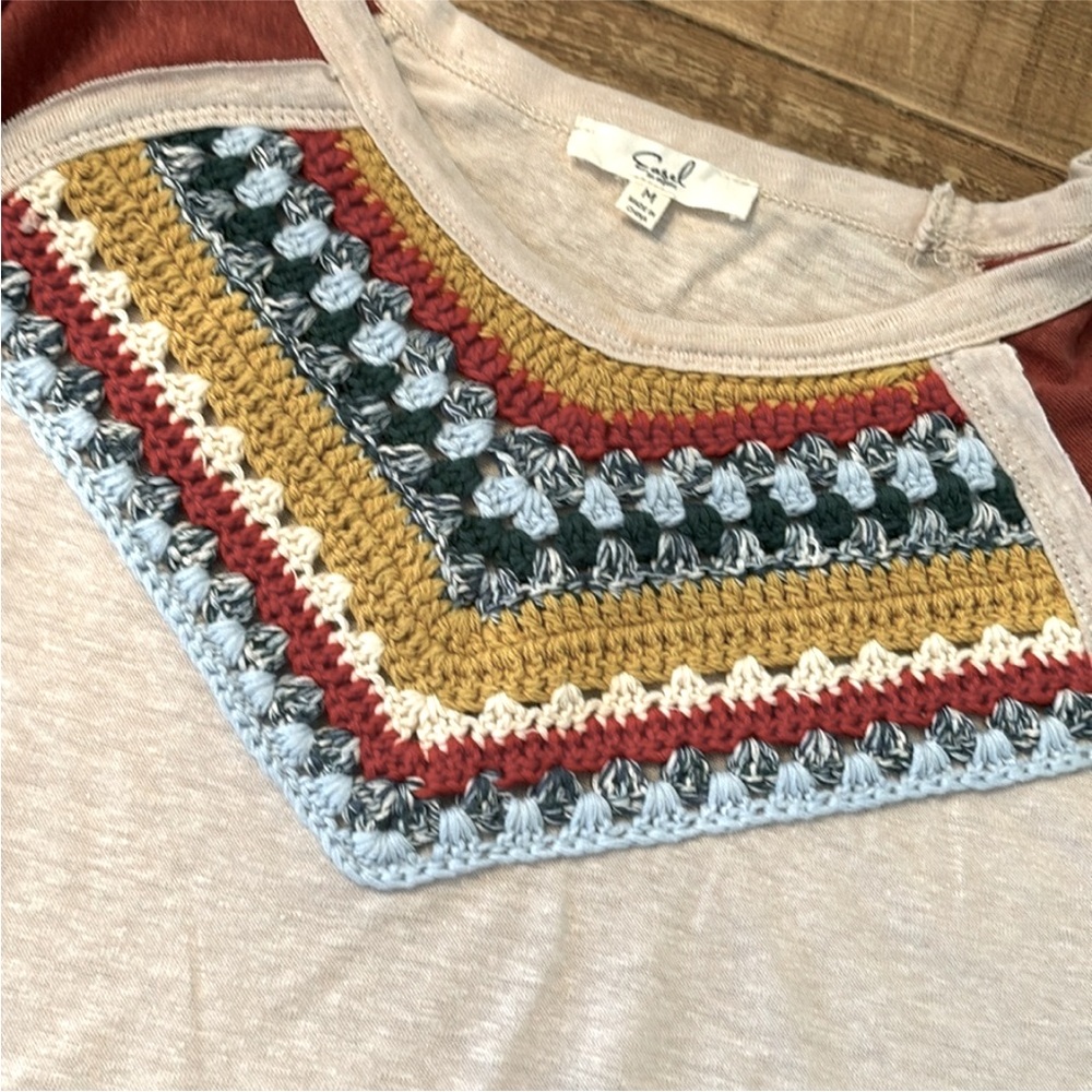 Easel Crochet Aztec Raglan Baseball Style Top. Women’s Sz-M Casual Chevron Boho - Picture 5 of 9